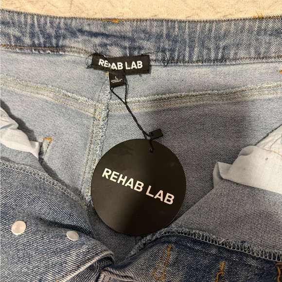 NWT Denim Shorts asymmetrical - Picture 3 of 4